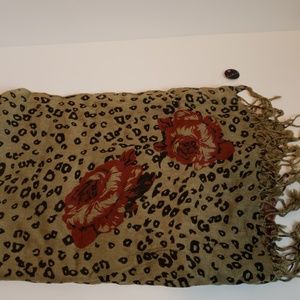 Lulu scarf leopard print with red flower